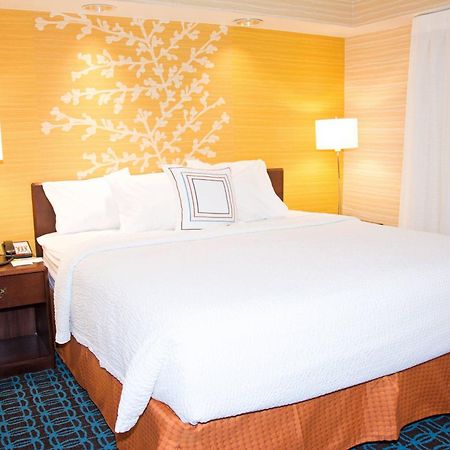 Fairfield Inn & Suites Батлер Экстерьер фото