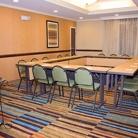 Fairfield Inn & Suites Батлер Экстерьер фото