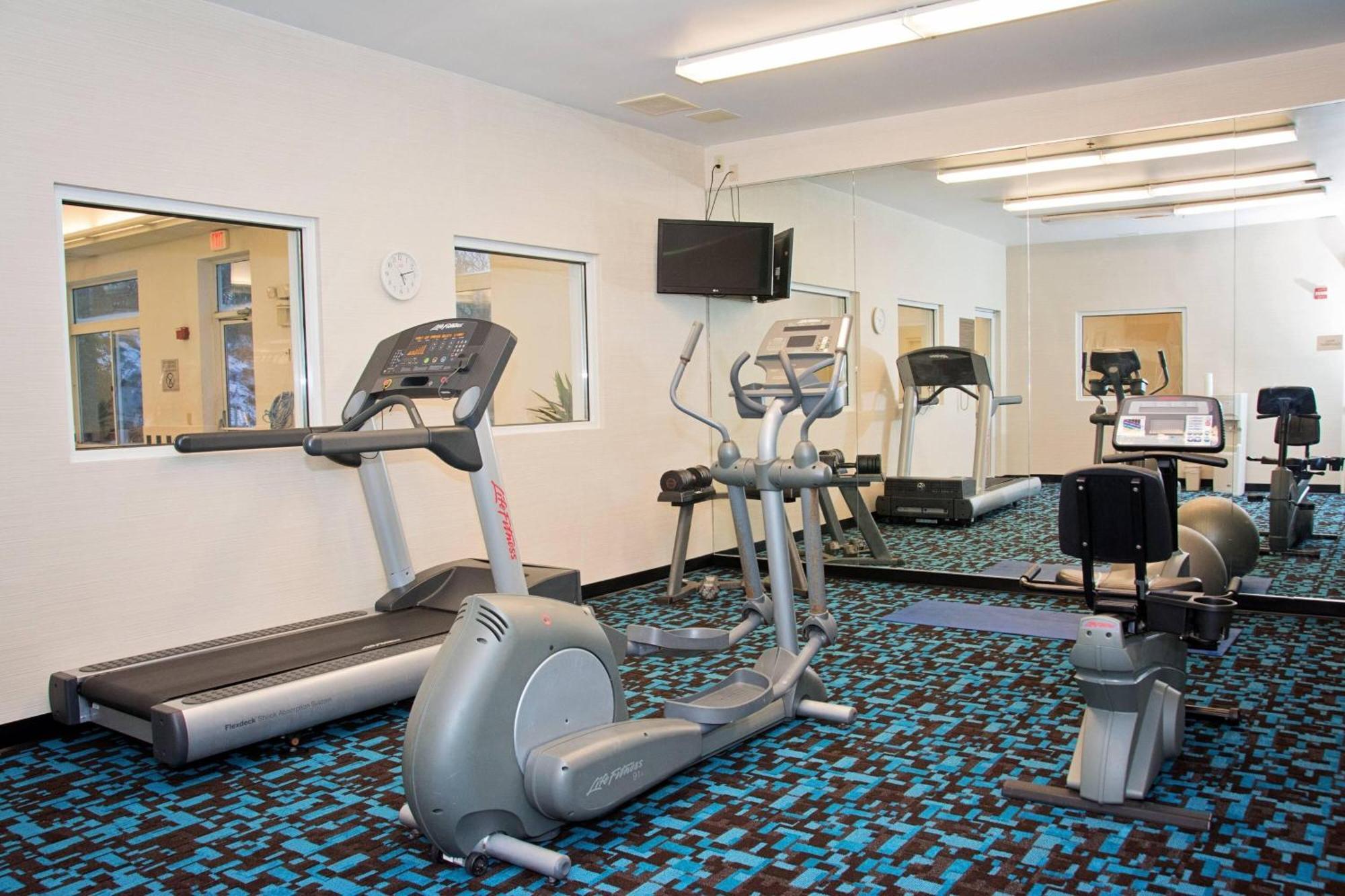 Fairfield Inn & Suites Батлер Экстерьер фото