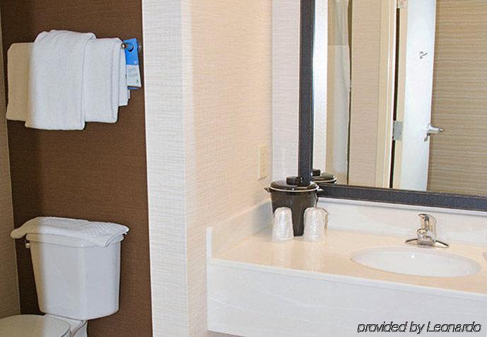 Fairfield Inn & Suites Батлер Экстерьер фото