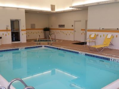 Fairfield Inn & Suites Батлер Экстерьер фото